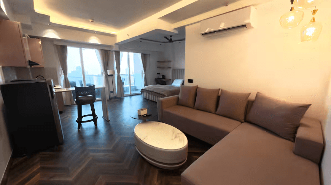 Bright Studio, Balcony 4
