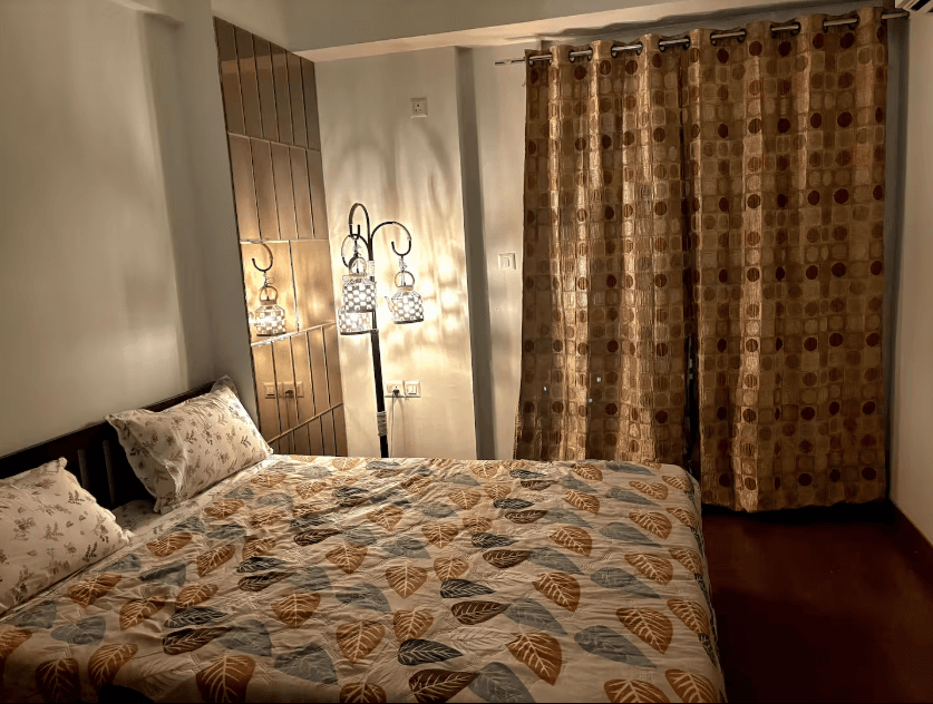 Chic 1BHK | Fully Furnish 3