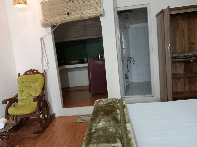 Family Nest: Surrounded 2