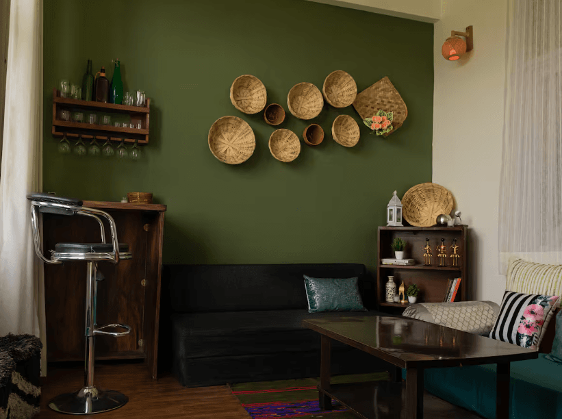 Family Nest: Surrounded 4